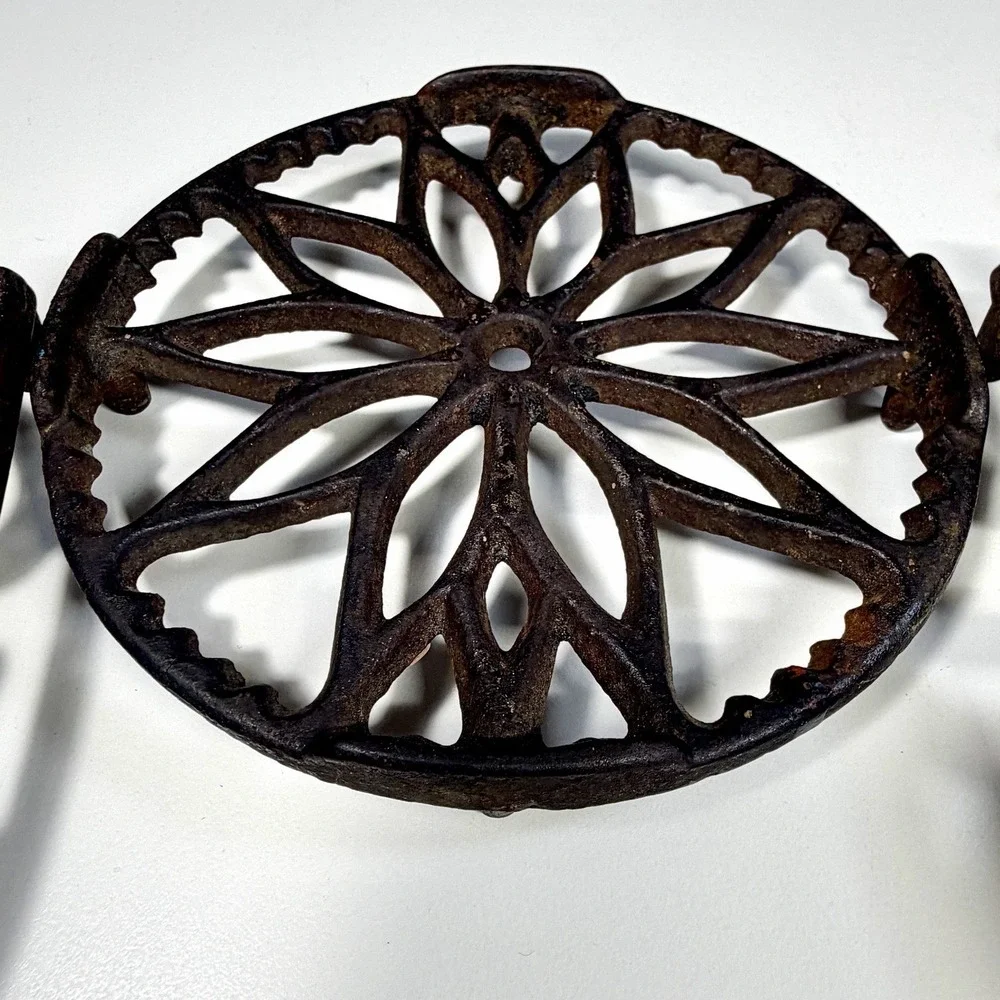 VTG Cast‎ Iron Trivets Ornate Primitive Farmhouse Kitchen Décor Rustic Set of 3